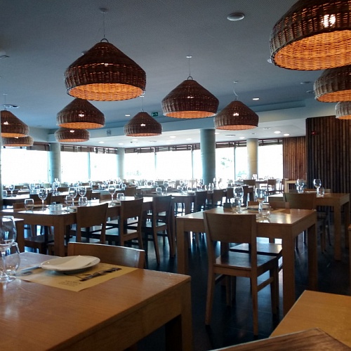 IMG 20190520 170521 HDR Restaurant art RS 900